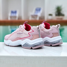 舒適透氣跑鞋，讓你告別悶熱束縛