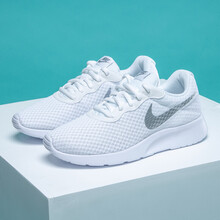 耐克（NIKE）跑步鞋小白鞋812655-101輕盈舒適 