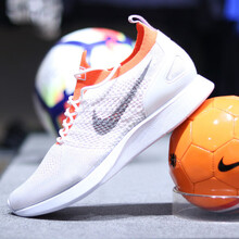 耐克（NIKE）跑步鞋網(wǎng)面透氣918264-012  42