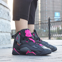 籃球鞋，讓你的運動(dòng)事半功倍