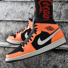耐克（NIKE）籃球鞋黑色橙色554725-062 