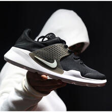 耐克（NIKE）跑步鞋902813-002黑+白+深灰 