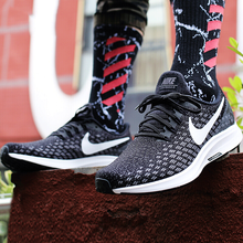 耐克（NIKE）跑步鞋942851-001網(wǎng)面輕便透氣 
