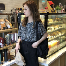 時尚條紋連衣裙，打造青春少女風