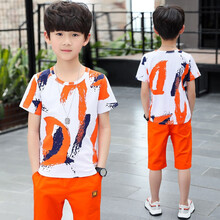 小男孩黃色T
