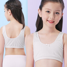 白色棉服女童