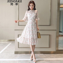 簡(jiǎn)約條紋裙，穿出你的少女心