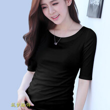 純色短袖連衣裙，打造優(yōu)雅少女風(fēng)