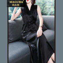 瑪古芭（MAGUBA） 純色 腰帶，拉鏈，褶皺 連衣裙