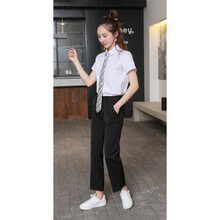 減齡小白連衣裙，打造優(yōu)雅少女風(fēng)