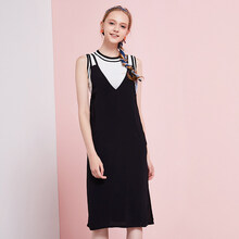 性感小心機，蕾絲裙打造優(yōu)雅女神