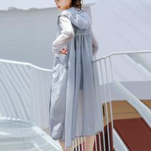 寬松連帽牛仔外套顯氣質(zhì)