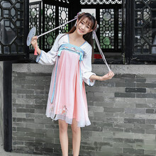 減齡小白短裙，打造優(yōu)雅少女風