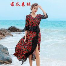 長(zhǎng)袖連衣裙森林