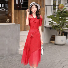 甜美減齡背帶裙，打造優(yōu)雅女人味