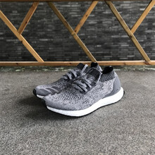 阿迪達斯（Adidas）跑步鞋DA9159 