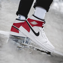 耐克（NIKE）籃球鞋黑白紅小芝加哥 554724-116 40.5