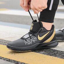 耐克Nike籃球鞋AO4438-002歐文5簡(jiǎn)版 