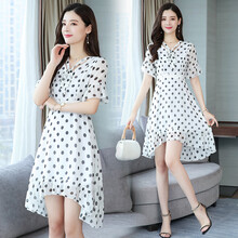 時(shí)尚小白裙，打造優(yōu)雅女神范