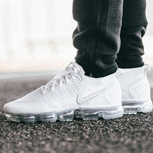 耐克（NIKE）跑步鞋942842-105 42