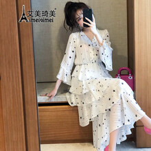 白色半袖連衣裙