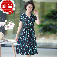 純色小白裙，打造優(yōu)雅少女感
