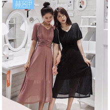 簡約吊帶裙，讓你變身性感女神