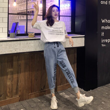 簡約牛仔褲，穿出你的優(yōu)雅