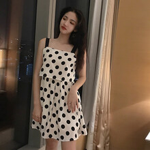 減齡小白裙，打造甜美女人味