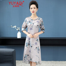 純色蕾絲裙，打造優(yōu)雅氣質(zhì)女人味