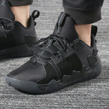 耐克（NIKE）籃球鞋AT4030-001/黑白 