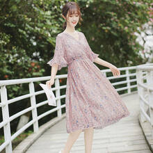 喇叭袖連衣裙，穿出優(yōu)雅小仙女
