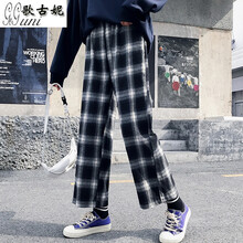 簡約修身牛仔褲，塑造時尚女神