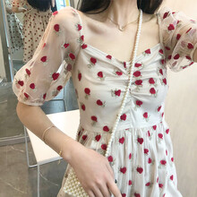 清新蕾絲連衣裙，打造優(yōu)雅小仙女