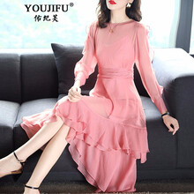 純色簡(jiǎn)約連衣裙，打造優(yōu)雅小仙女