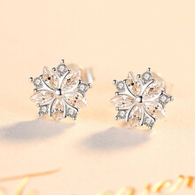 浪漫珍珠耳飾，打造優(yōu)雅女人味