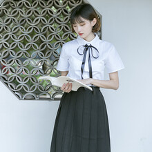 簡約風(fēng)連衣裙，打造優(yōu)雅小臉