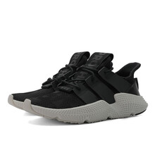 adidas 阿迪達(dá)斯跑步鞋BD7731(19新）海報(bào)同款 