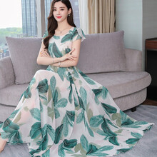 優(yōu)雅連衣裙打造性感女神