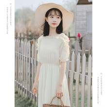 小香風(fēng)露肩裙，打造優(yōu)雅女神范