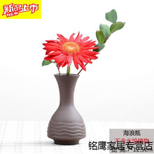 精美仿真花，讓客廳更有韻味