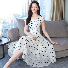 百搭純色連衣裙，打造優(yōu)雅小仙女