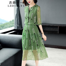 穿搭小白裙，打造浪漫美少女