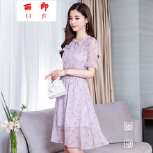 圓領(lǐng)連衣裙，穿出女神范