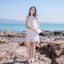 蕾絲連衣裙，穿出性感女神范