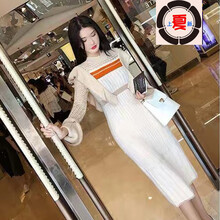 純色手機長裙，讓你變身浪漫女神