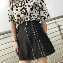 高腰半身裙，塑造曼妙曲線(xiàn)