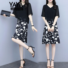 鴨鴨服飾（yaya） 純色 提花 連衣裙