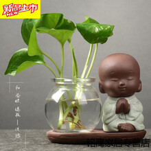 精美仿真花，讓客廳更有韻味