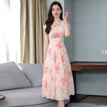 個性純色連衣裙，打造優(yōu)雅小仙女